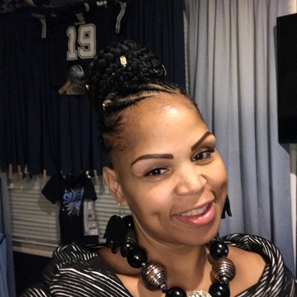 Meet your Posher, La’Tavia - Picture 3 of 8